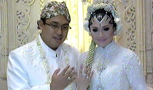 Edies Adelia, Suaminya Ditangkap Polisi di Bandara Soekarno-Hatta